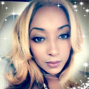 Meet your Posher, Monique